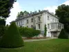 Le château de Ferney-Voltaire - Guide tourisme, vacances & week-end dans l'Ain