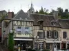 Château-Renard - Torre de la iglesia y las casas de entramado de madera