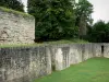 Château-Thierry - Antiguo castillo de torre de Thibaud (mantener) y foso seco
