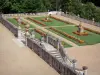 Château de Valençay - View of the Duchess garden and its flowerbeds