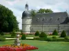 Château de Valençay - Tower of the château and flowerbeds of the formal gardens