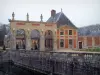 Château de Vaux-le-Vicomte - Outbuildings made of brick and stone, moats