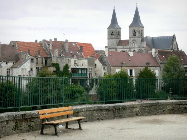 Chaumont - Tourism & Holiday Guide
