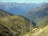Col du Tourmalet - Depuis le col, vue sur les montagnes des Pyrénées