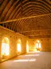 Construcción medieval de Guédelon - Interior de la vivienda señorial: gran salón de la vivienda