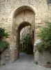Cordes-sur-Ciel - La puerta pintada (puerta fortificada) se encuentra el Museo de Arte e Historia de Charles-Portal