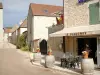 Côte de Beaune vineyards - Houses in the village of Puligny-Montrachet