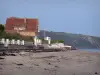 Cotentin coast - Caps road: house on the beach; landscape of the Cotentin peninsula