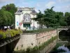 Coulommiers - Morin Grand River (Gran Valle Morin), Teatro Municipal, flores y árboles en la ciudad