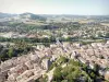 Crest - Vue sur les toits de la vieille ville et la vallée de la Drôme depuis la terrasse du donjon de Crest