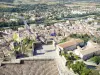 Crest - Vista sobre los tejados de la ciudad medieval y el valle de Drôme desde lo alto de la torre Crest