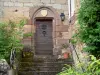 Curemonte - Escalera y puerta de entrada del castillo de Johannie