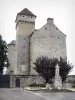 Curemonte - Castle of Saint-Hilaire and war memorial