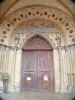 Dijon - Portal de la catedral de Saint-Bénigne, una antigua abadía de estilo gótico