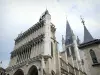 Dijon - Torre de la linterna y fachada occidental de la iglesia de Notre-Dame