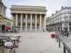 Dijon - Grand Théâtre - Ópera de Dijon y terrazas de café en la Place du Théâtre