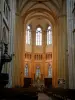 Dijon - Dentro de la catedral de Saint-Bénigne: coro