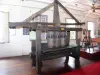 Distillerie Saint-James - Intérieur du musée du Rhum : moulin à bêtes