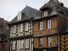 Dol-de-Bretagne - Casas antigas de enxaimel na Rue des Stuarts