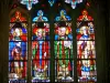 Dol-de-Bretagne - Interior da Catedral de Saint-Samson: vitrais