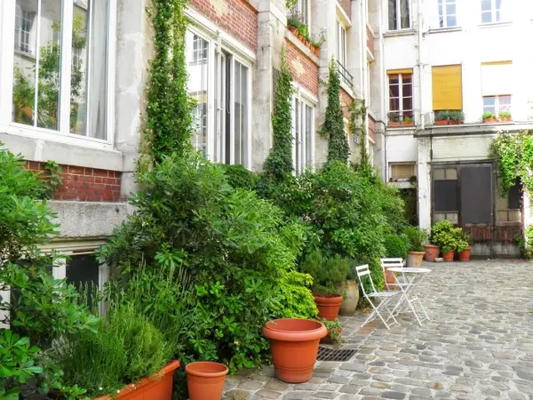 The Faubourg Saint-Antoine - Tourism & Holiday Guide