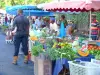 Fort-de-France - Étals de fruits et légumes au marché du parc floral