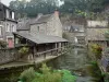 Fougères - Wasserij in de rivier Nançon en stenen huizen van het middeleeuwse stadje