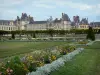 Gardens of the Palace of Fontainebleau - Large flowerbed (French-style formal garden) and Palace of Fontainebleau