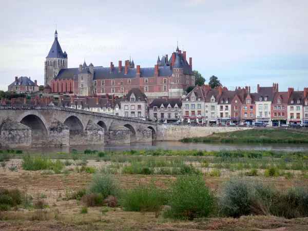Gien - Tourism & Holiday Guide