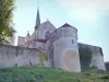 Grancey-le-Château - Colegiata de Saint-Jean y murallas del castillo