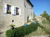 Grignan - Fachada de una casa de piedra