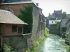 Hesdin - River lined with houses