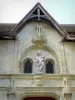 Iglesia de Clermont-en-Argonne - Fachada de la iglesia de Saint-Didier con la estatua de la Virgen y el Niño