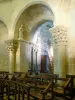 Iglesia de Rieux-Minervois - Dentro de la iglesia románica de Santa María y capiteles esculpidos