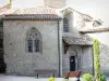 Iglesia de Rieux-Minervois - Bancos en el pie de la Sainte-Marie