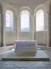Iglesia de Til-Châtel - Dentro de la iglesia de Saint-Florent: altar y coro