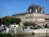 Jarnac - Maison Courvoisier museum and Charente river