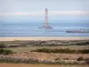 Kaap van le Hague - Caps weg: vuurtoren op zee (het Kanaal), koeien in de wei, landschap van het schiereiland Cotentin