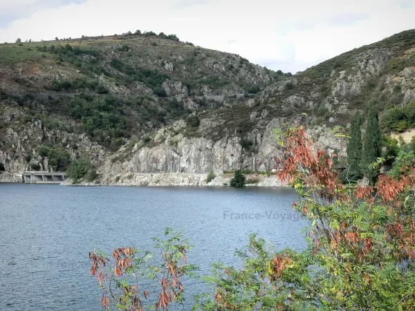 Le lac de Villefort - Guide Tourisme & Vacances