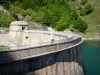 Lago de Fabrèges - Dam y Lake Fabrèges, en el valle de Ossau