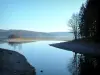 Lago de Neuvic - Lago Triouzoune en un ambiente protegido