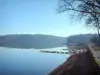 Lago de Neuvic - El cuerpo de agua vistas