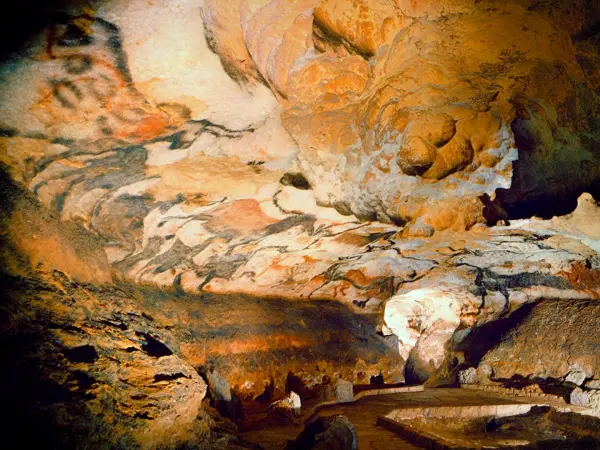 The Lascaux Caves - Tourism & Holiday Guide