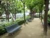 Latin district - René Viviani park with benches and shade trees