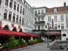Lille - Häuser und Strassencafés des Platzes Rihour