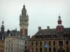 Lille - Antigua Bolsa de Valores, con su campanario, las casas, el campanario y la Cámara de Comercio e Industria de dominar todos los