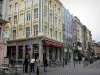 Lille - Häusserfassaden, Läden und Strassencafés