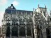 Louviers - Église Notre-Dame : façade sud et son porche de style gothique flamboyant