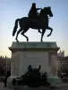 Lyon - Península: la estatua de Luis XIV en la plaza Bellecour