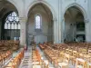 Mantes-la-Jolie collegiate church - Interior of the church